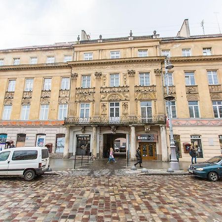 Австрійська Квартира В Центрі На Вулиці Михальчука 5 利沃夫 外观 照片