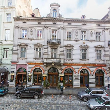 Австрійська Квартира В Центрі На Вулиці Михальчука 5 利沃夫 外观 照片