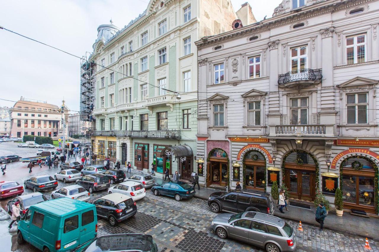 Австрійська Квартира В Центрі На Вулиці Михальчука 5 利沃夫 外观 照片